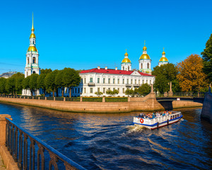 «Волшебство в стиле рококо» Петербург Стеклярусный кабинет Китайского дворца для приватных бесед Тематические туры в Санкт-Петербург корпоративным группам
